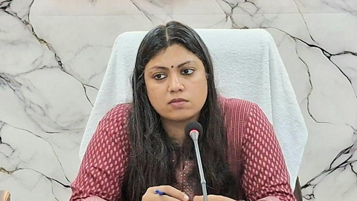 Lawyers’ group seek fresh hearing in CEC law challenge, Noida DM case