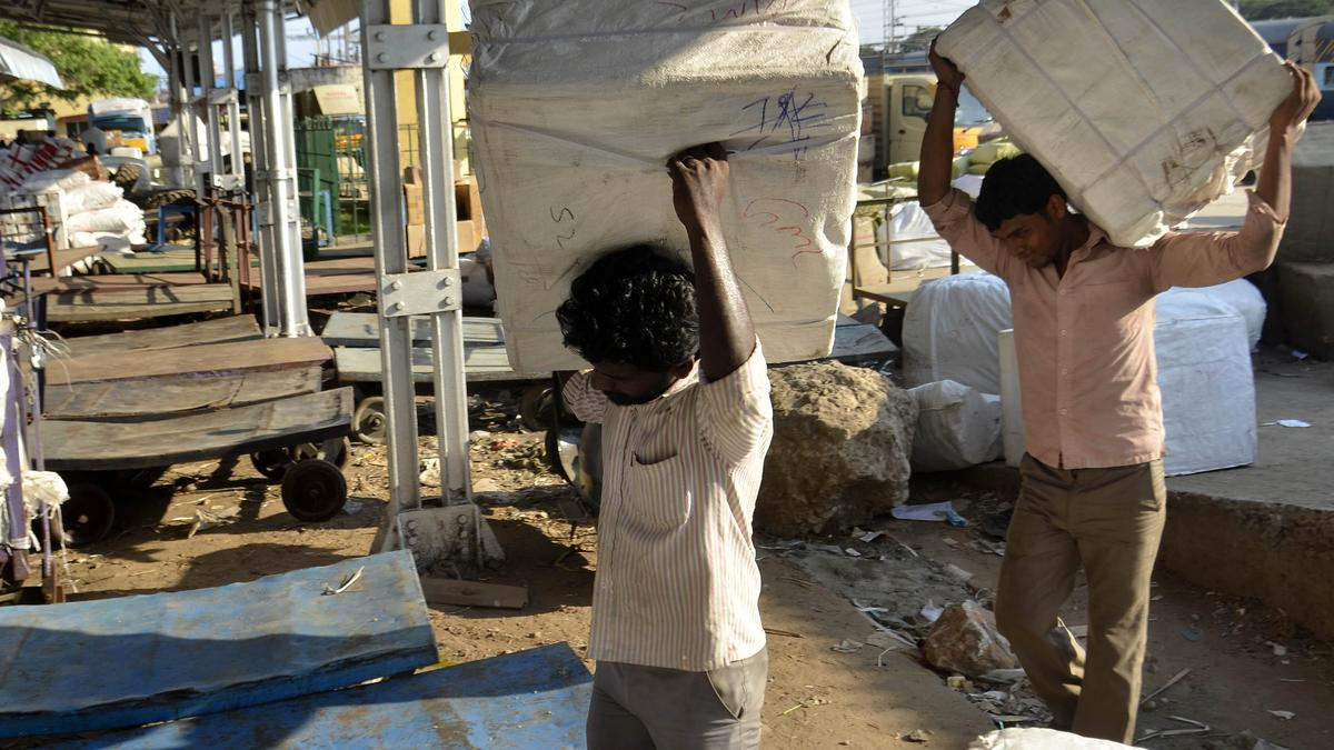 Comprehensive OSH framework for unorganised labourers still in the works