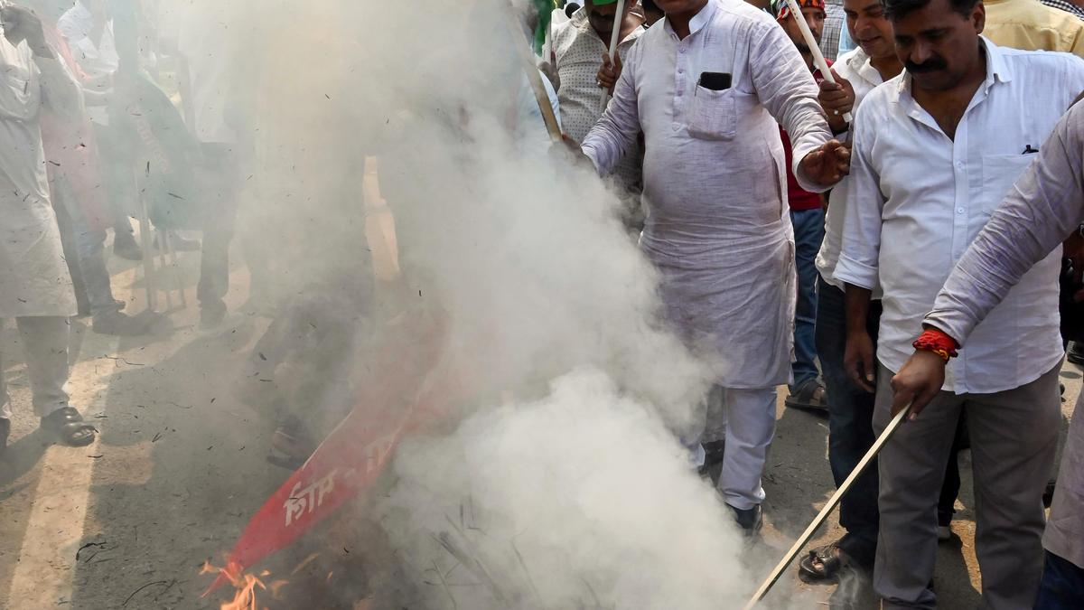 INDIA bloc leaders in Bihar take out Aakrosh March against ECI