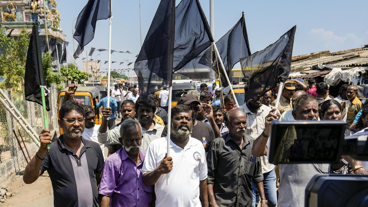 Fisherfolk oppose plan to build Secretariat at Foreshore Estate